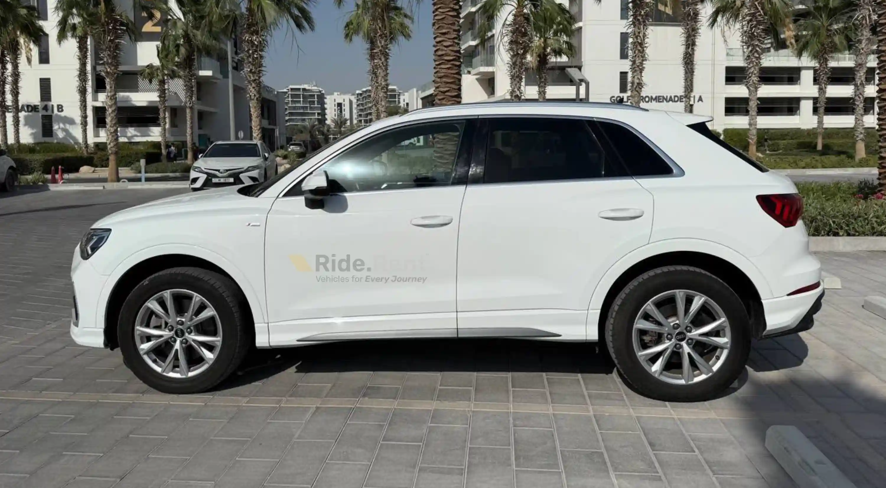 Audi Q3 2023 R-Line 2