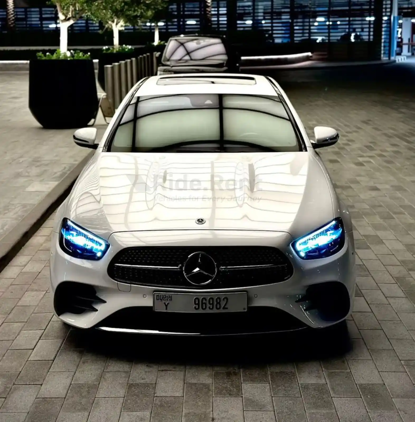 Mercedes-Benz E300 2022