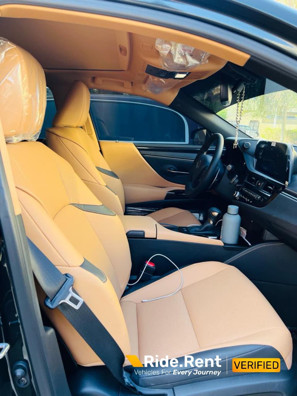 Lexus ES 300H In Abu Dhabi | 3 Persons With 2 Luggage Bags Capacity | GCC Specs | Spot Delivery Service 2023 3
