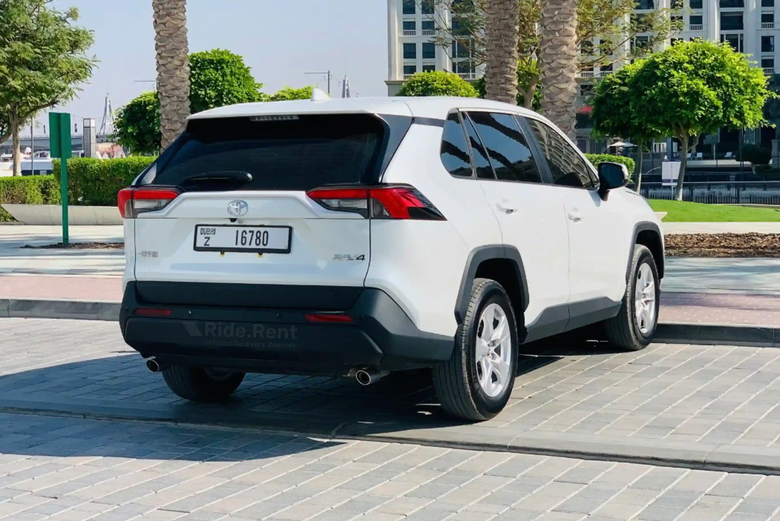 Toyota RAV4 2025 SUV 5