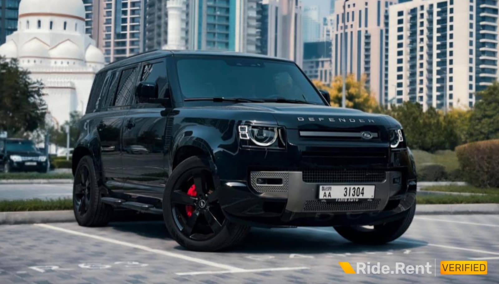 Land Rover Defender 2023