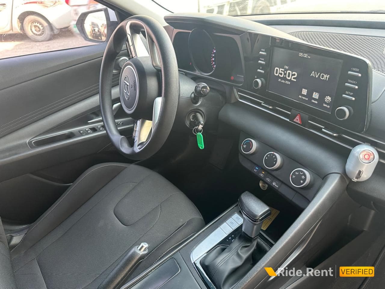 Hyundai Elantra 2023 4