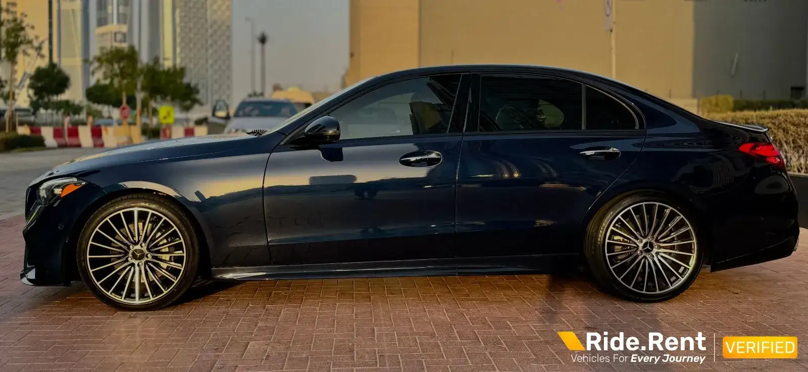 Mercedes-Benz C300 2023 3