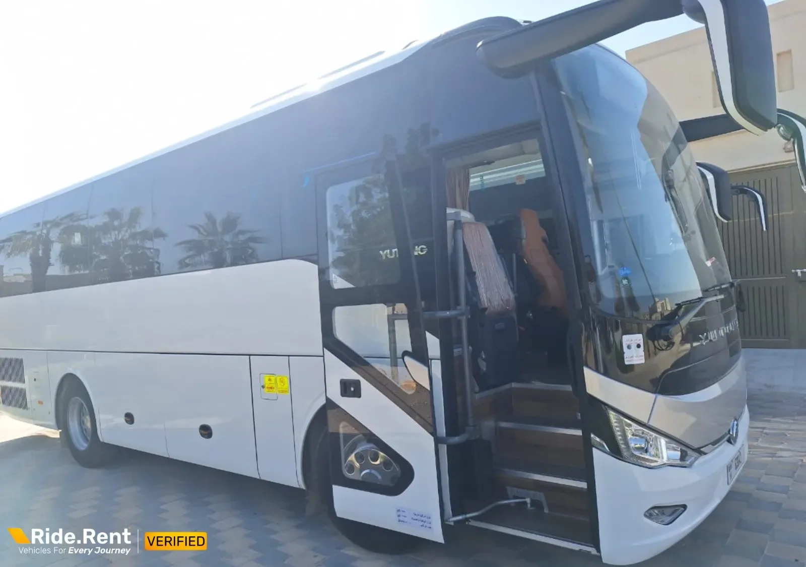 Yutong Luxury Bus 39 Seater 2025 3