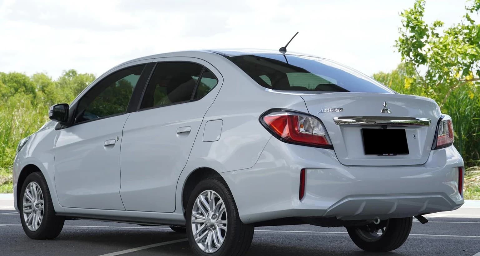 Mitsubishi Attrage 2025 2