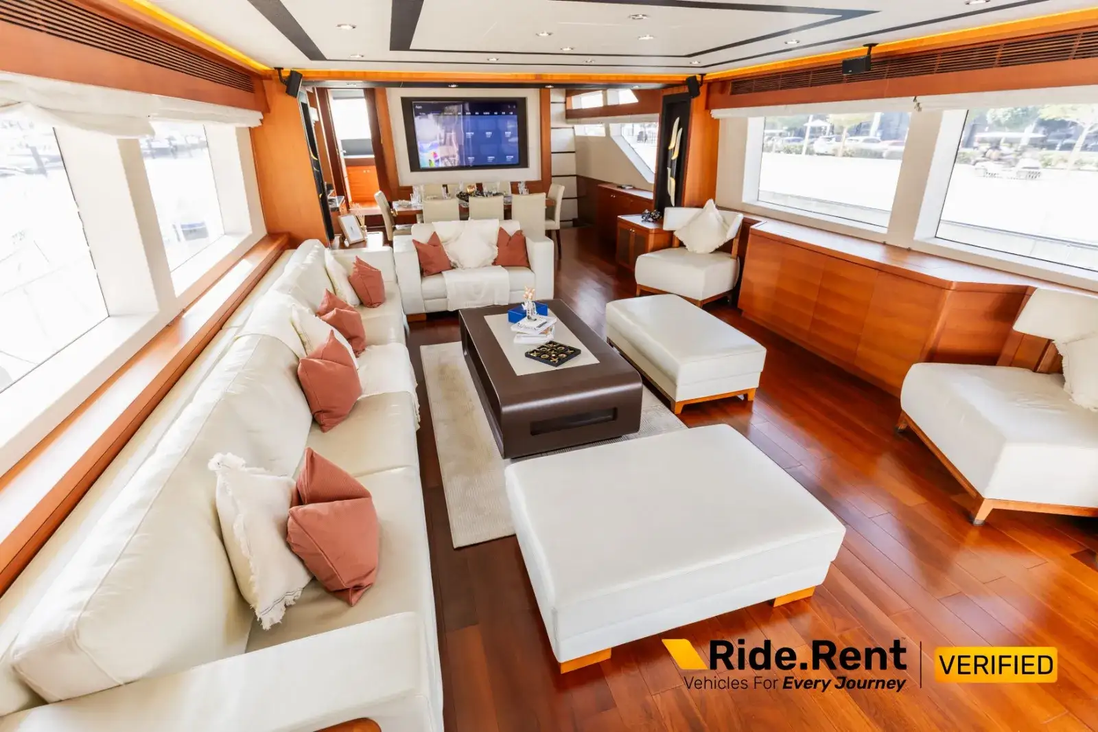 Sky Walker Caliente 96 Feet Luxury Yacht 2017 5