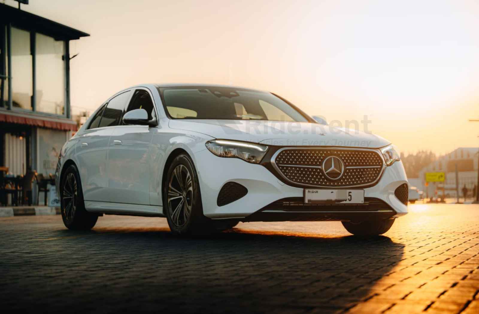 Mercedes-Benz E 200 2025