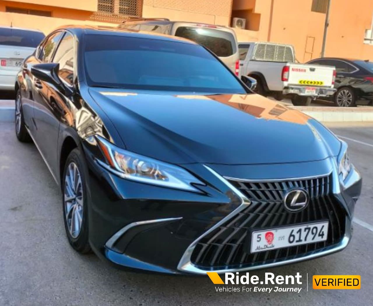 Lexus ES 300H In Abu Dhabi | 3 Persons With 2 Luggage Bags Capacity | GCC Specs | Spot Delivery Service 2023