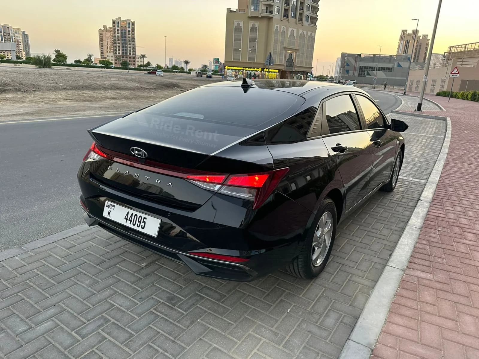 Hyundai Elantra 2023 4