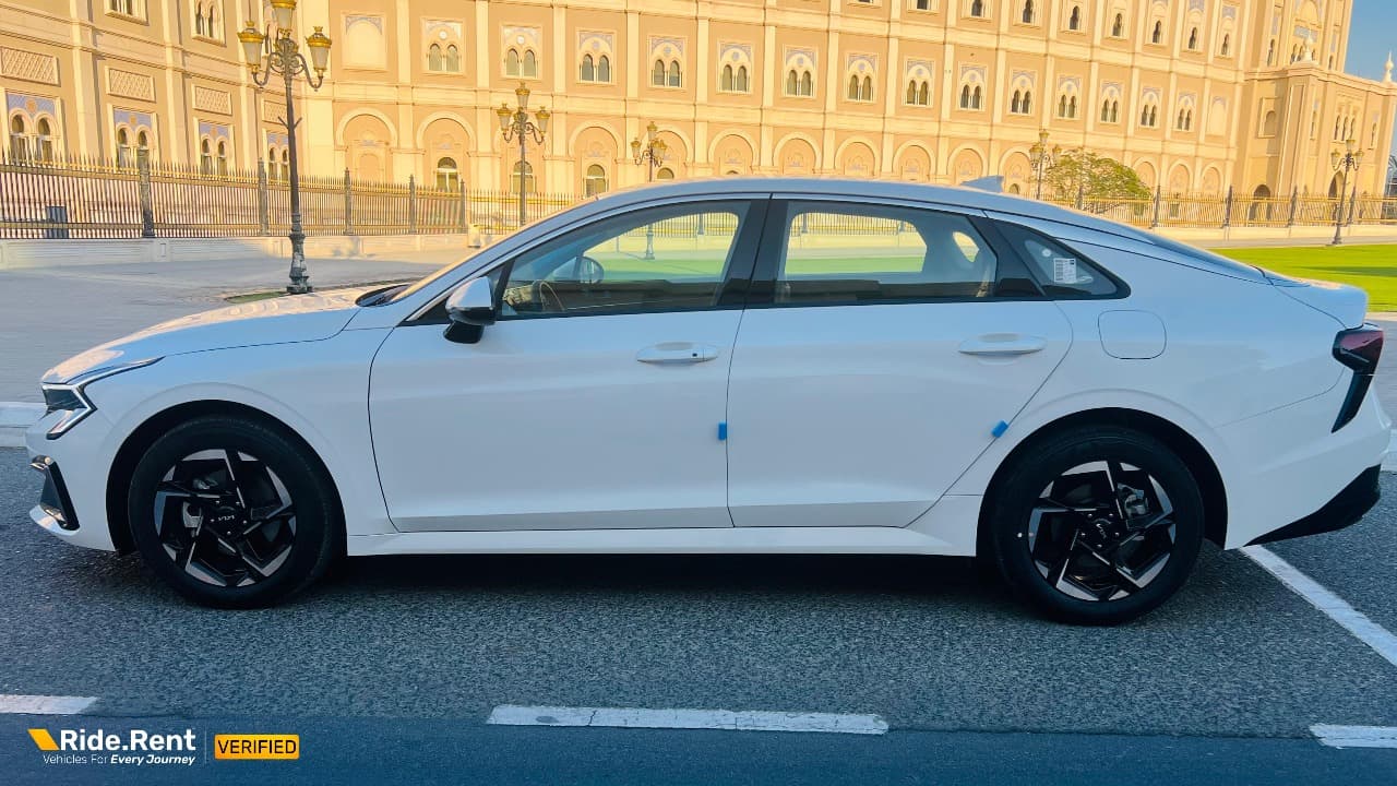 Kia K5 2025 2