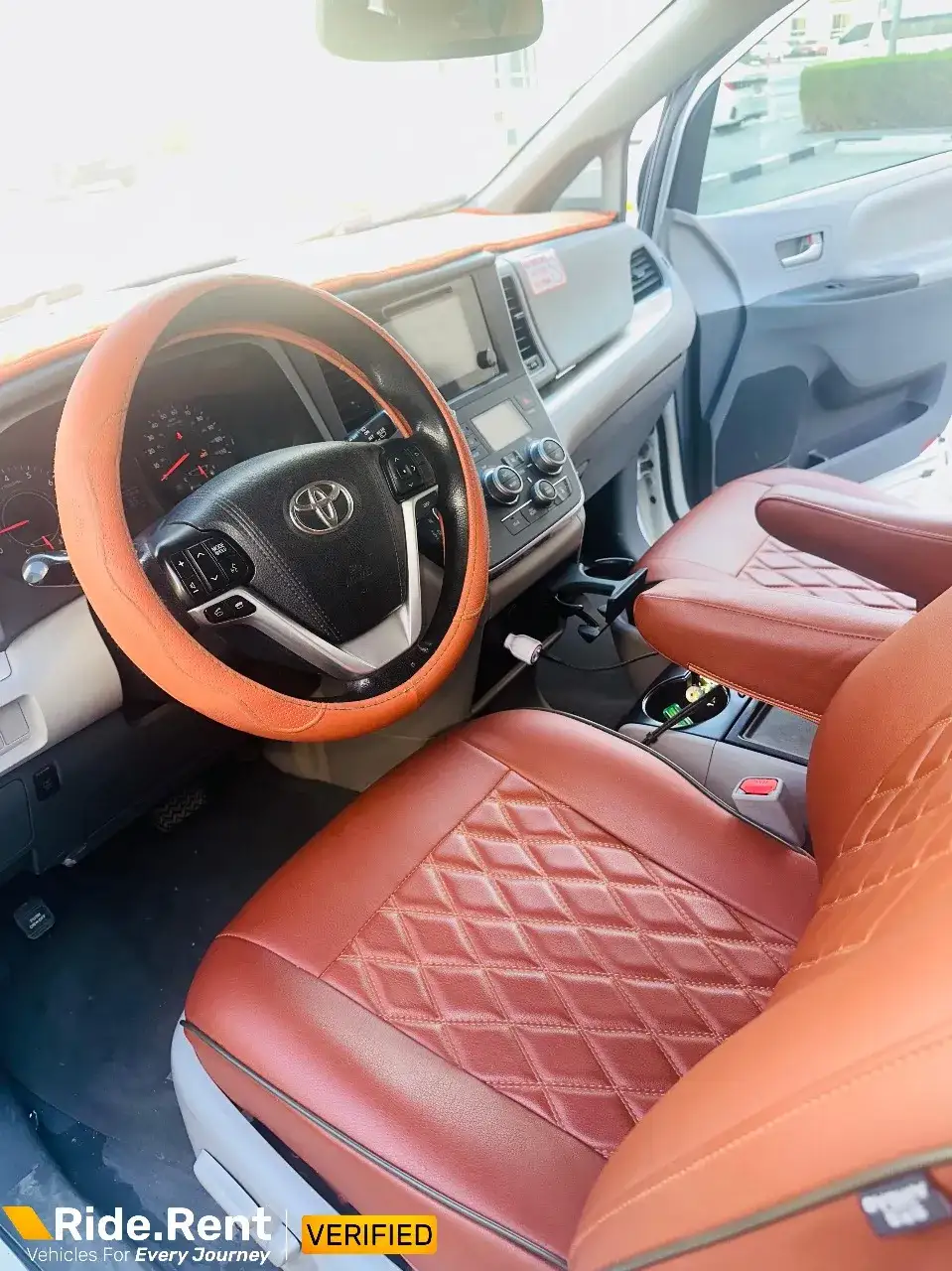 Toyota Sienna Minivan 2022 3