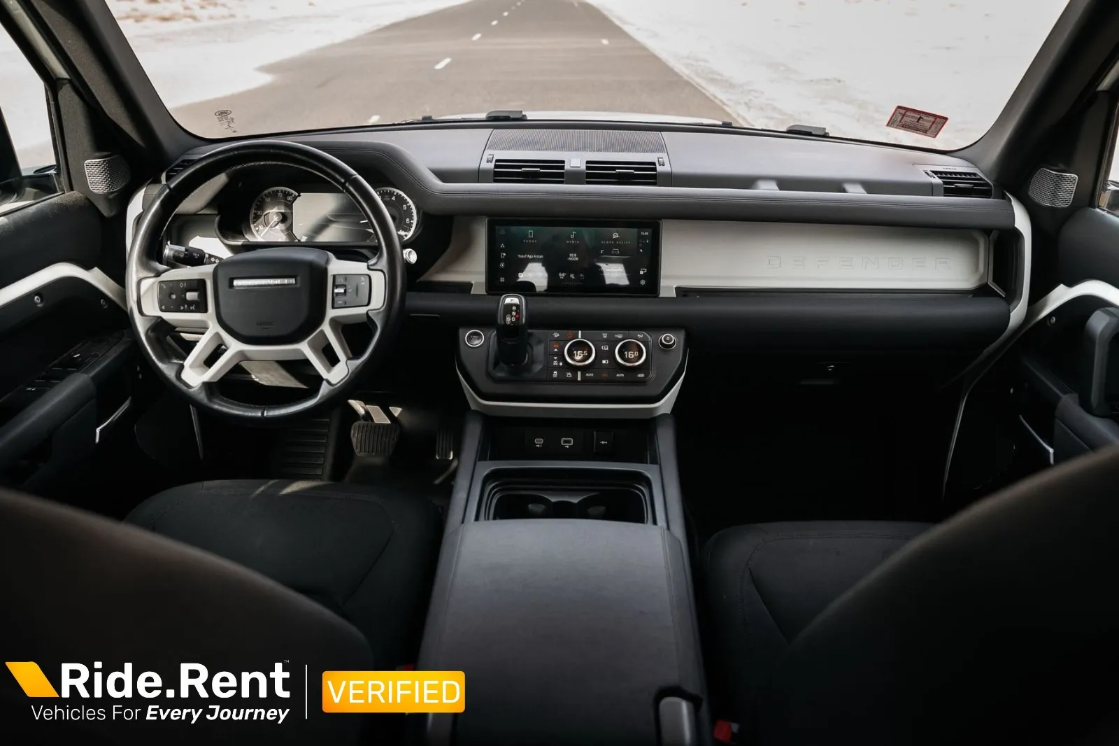 Land Rover Defender 2024 4