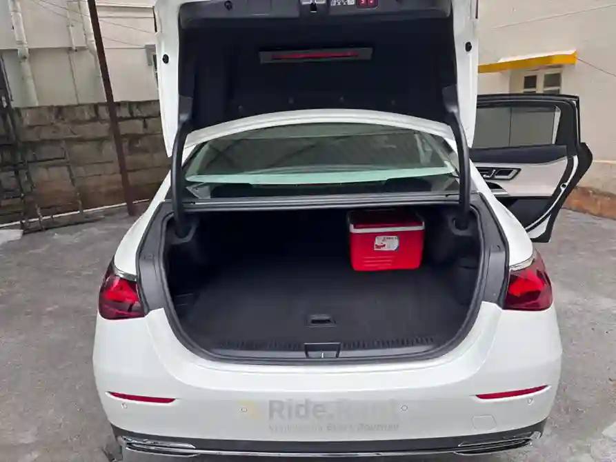 Mercedes-Benz Mercedes Benz E 220 2025 4