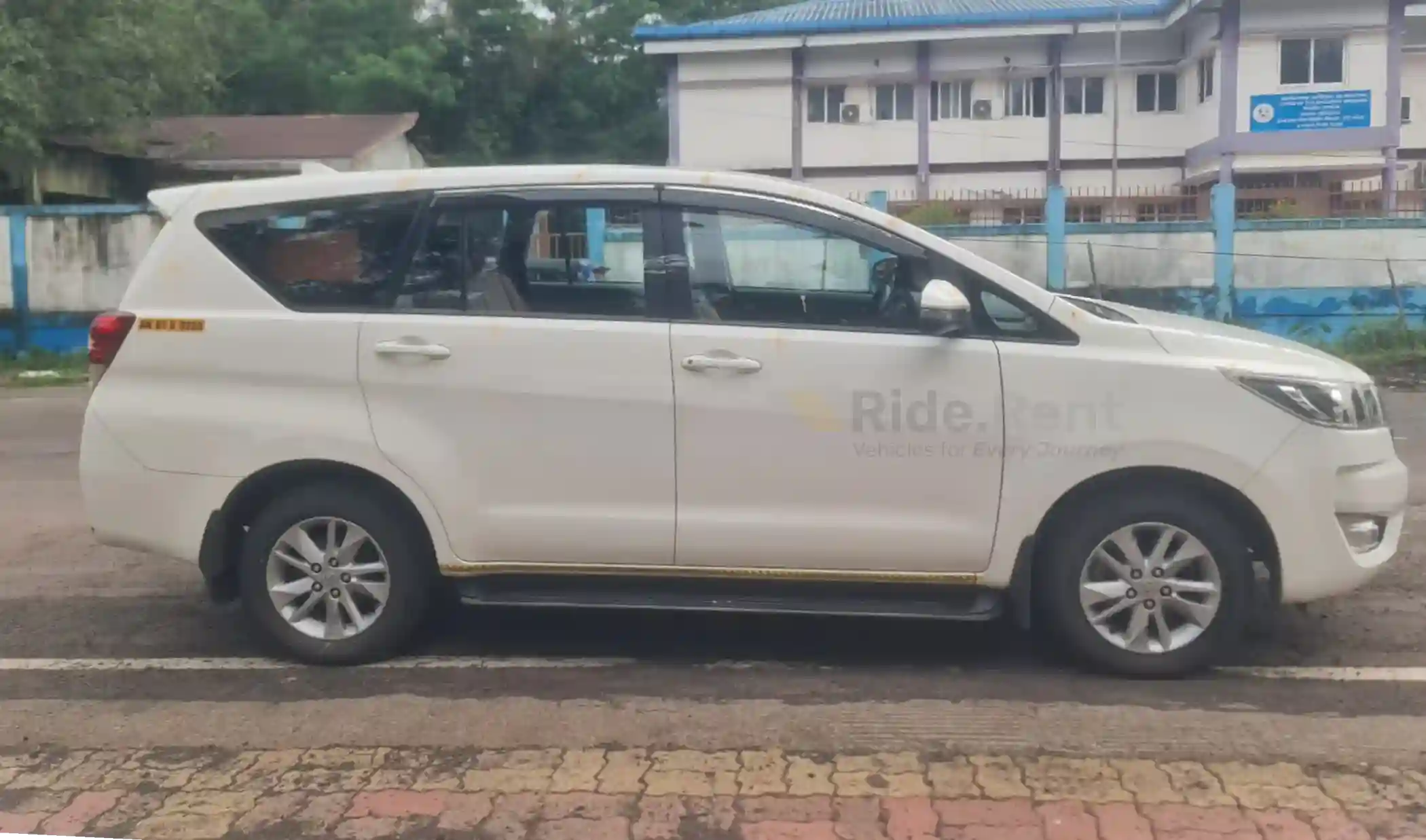 Toyota Innova Crysta 2023 2