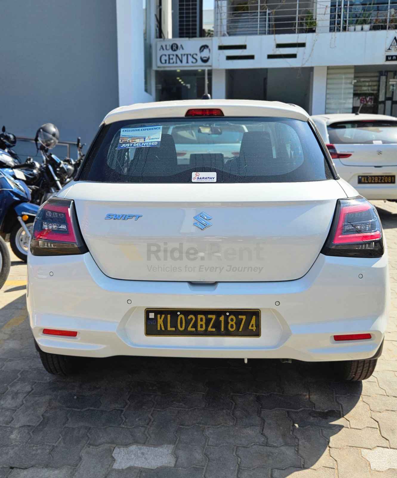 Maruti Suzuki Swift VXI AGS 2025 4