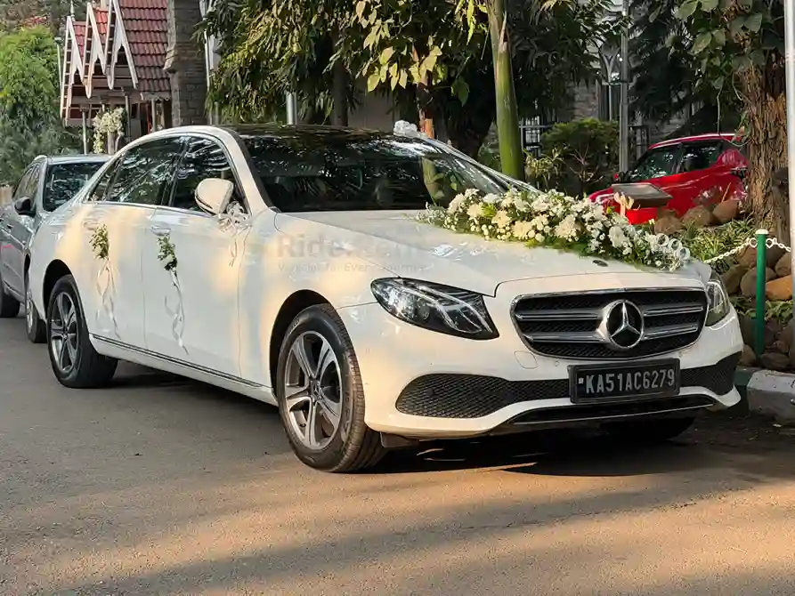 Mercedes-Benz 2018 Mercedes Benz E 220 4